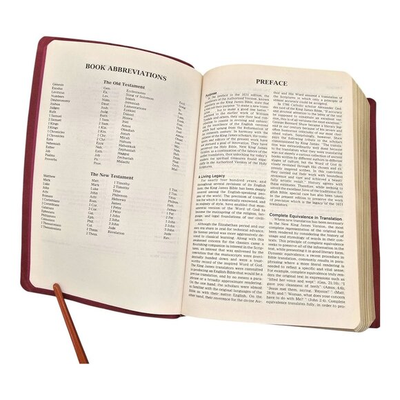 Holy Bible NKJV Giant Print Center-Column Reference Bible Red Faux Leather 1982 - Picture 8 of 16
